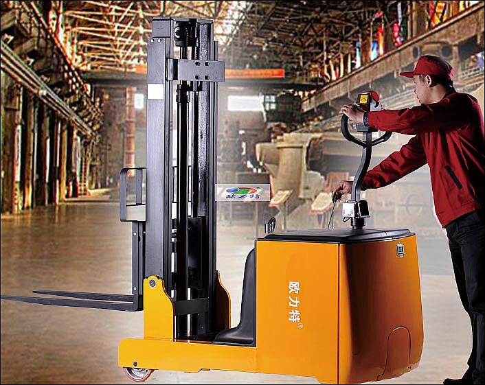 Adaptation and customization of lithium batteries for electric forklifts